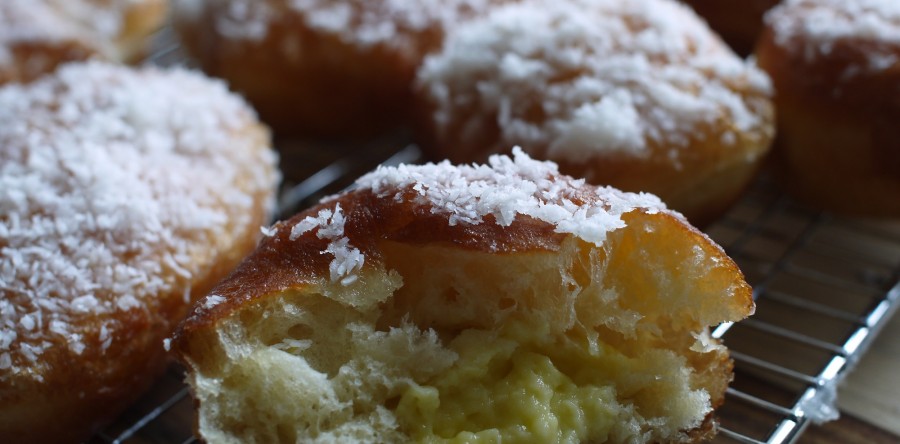 Pączki kokosowe z budyniem kokosowym
