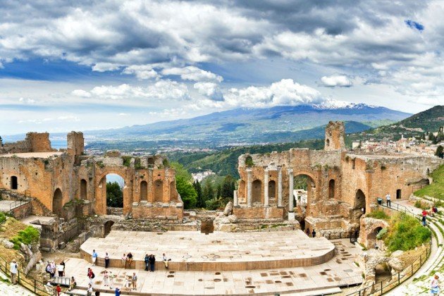 Taormina Teatr Antyczny widok na Etne